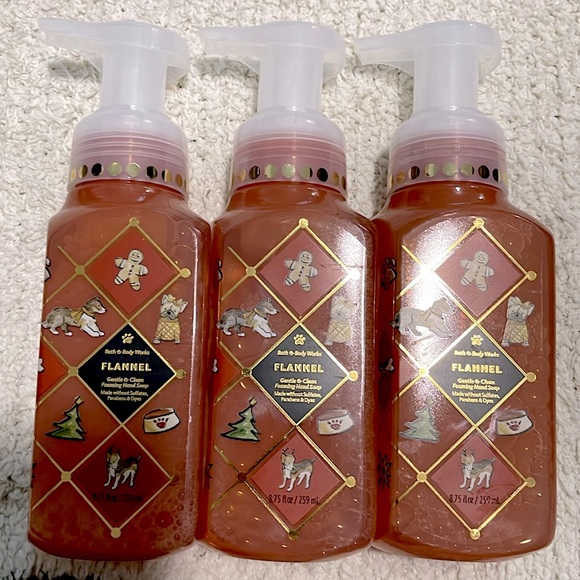 NEW- Bath & Body Works. Flannel Foam Soap - Picture 1 of 3